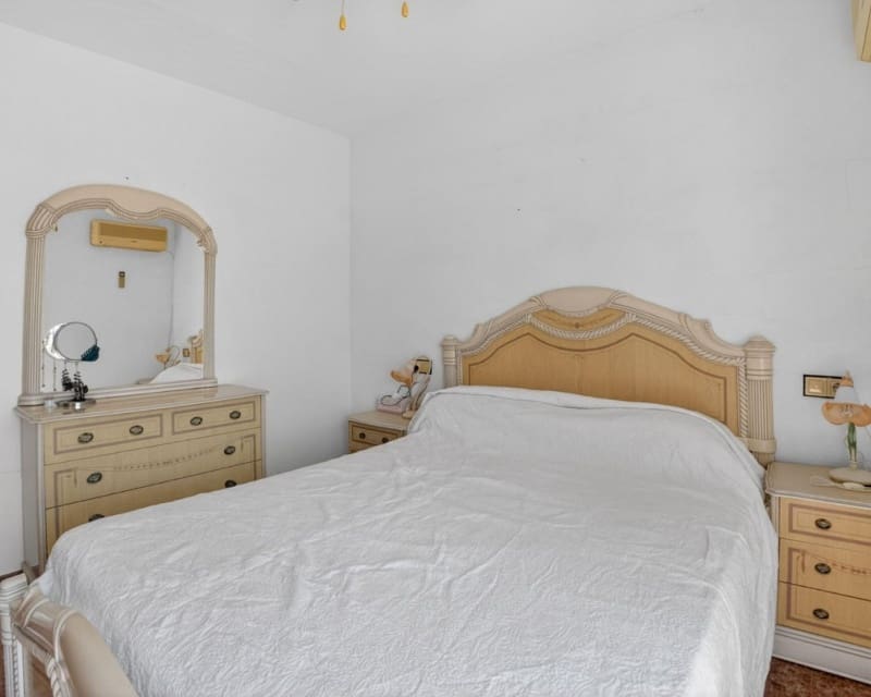3 quarto Apartamento para venda em La Siesta com piscina - 195 000 € (Ref: 9895523)