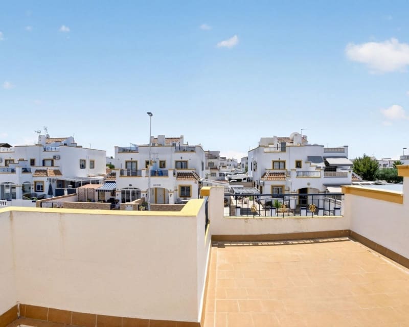 3 quarto Apartamento para venda em La Siesta com piscina - 195 000 € (Ref: 9895523)