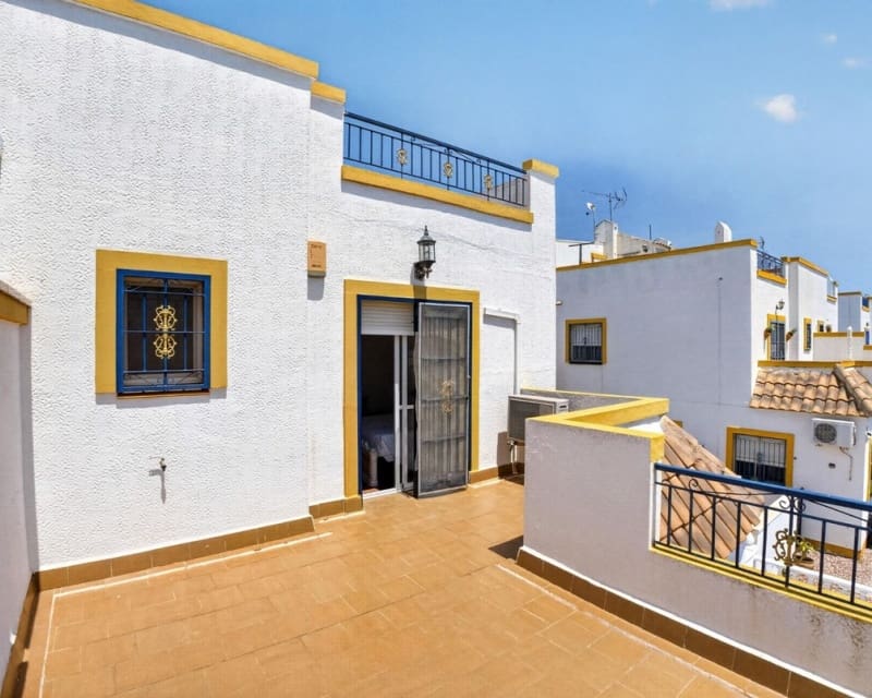 3 quarto Apartamento para venda em La Siesta com piscina - 195 000 € (Ref: 9895523)