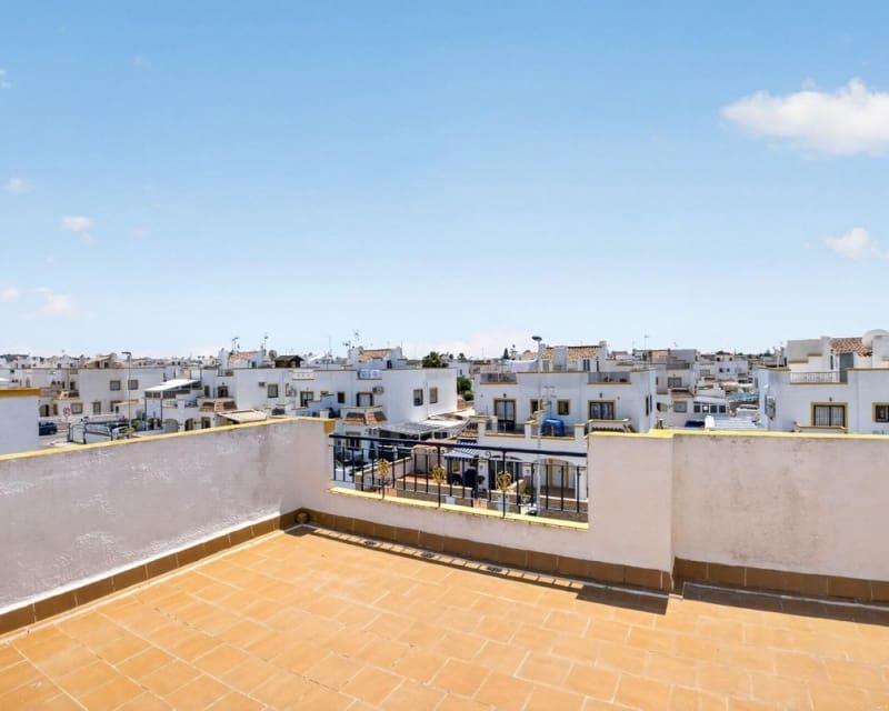 3 quarto Apartamento para venda em La Siesta com piscina - 195 000 € (Ref: 9895523)