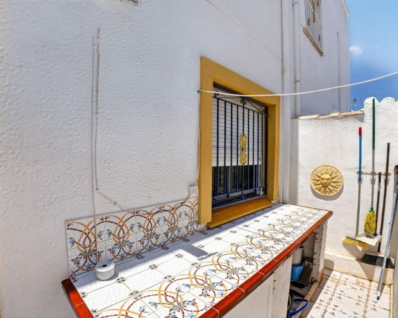 3 quarto Apartamento para venda em La Siesta com piscina - 195 000 € (Ref: 9895523)