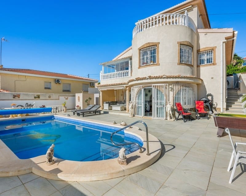 3 slaapkamer Villa te koop in Ciudad Quesada - € 495.000 (Ref: 9895524)