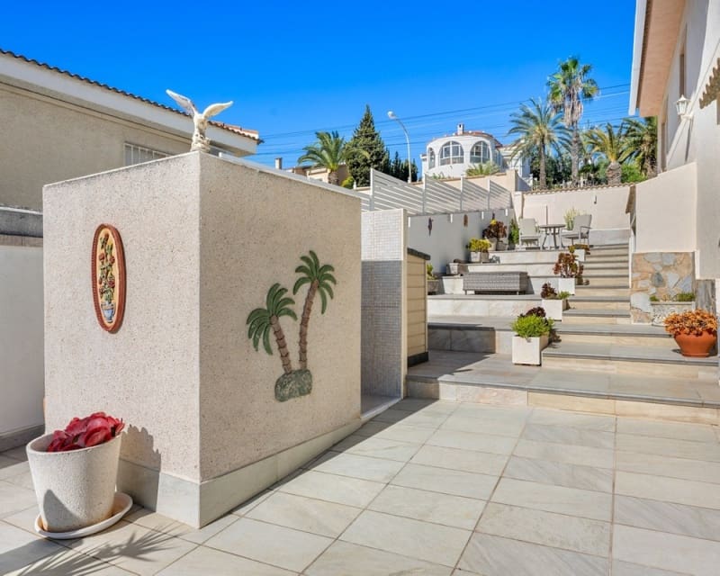3 slaapkamer Villa te koop in Ciudad Quesada - € 495.000 (Ref: 9895524)