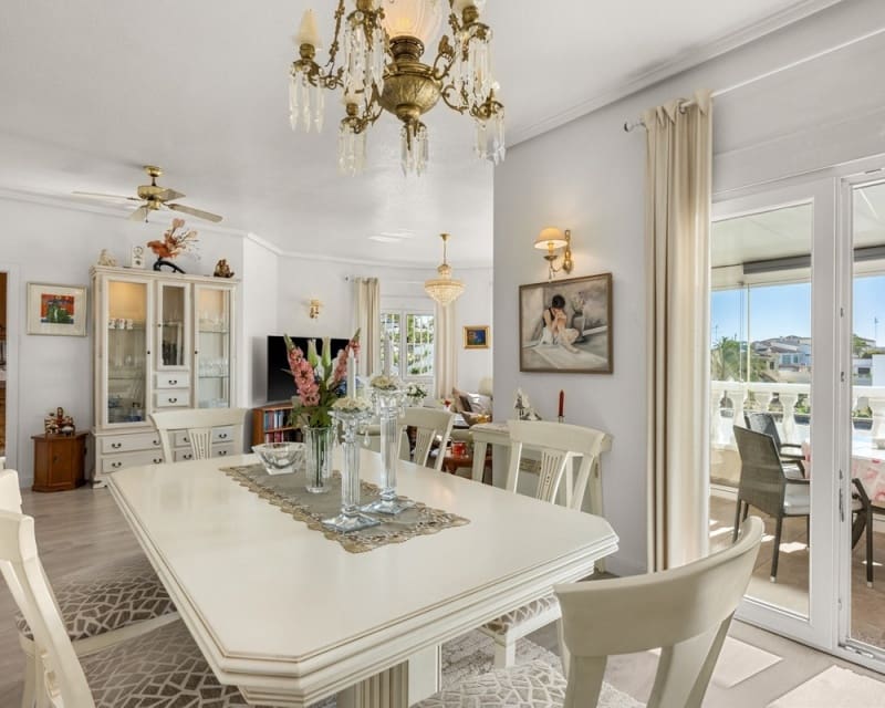 3 slaapkamer Villa te koop in Ciudad Quesada - € 495.000 (Ref: 9895524)