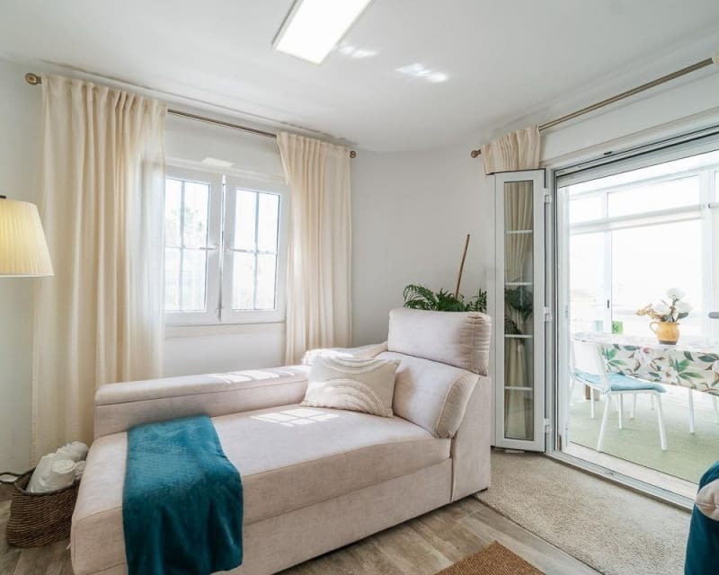 4 soveværelse Villa til salg i Villamartin med swimmingpool - € 399.000 (Ref: 9895526)