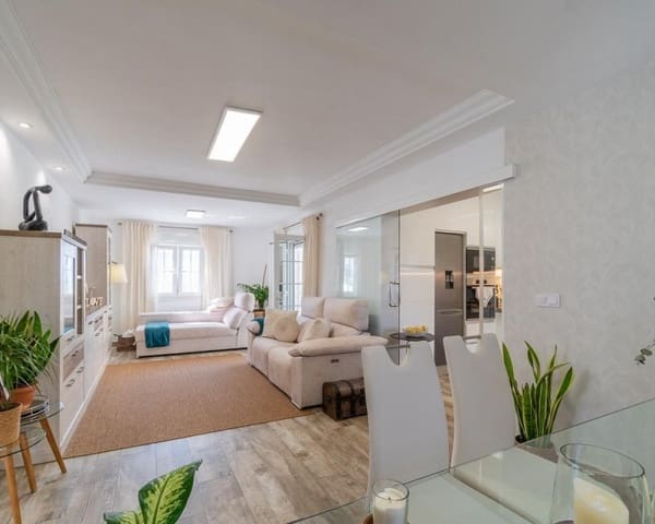 4 soveværelse Villa til salg i Villamartin, Orihuela med swimmingpool - € 399.000 (Ref: 9895526)