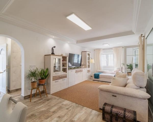 4 soveværelse Villa til salg i Villamartin, Orihuela med swimmingpool - € 399.000 (Ref: 9895526)