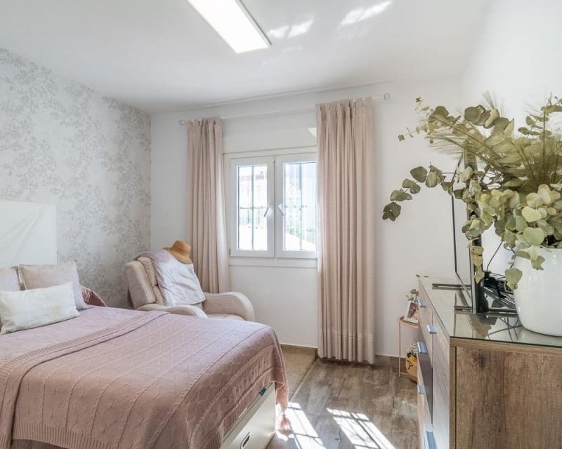 4 soveværelse Villa til salg i Villamartin med swimmingpool - € 399.000 (Ref: 9895526)
