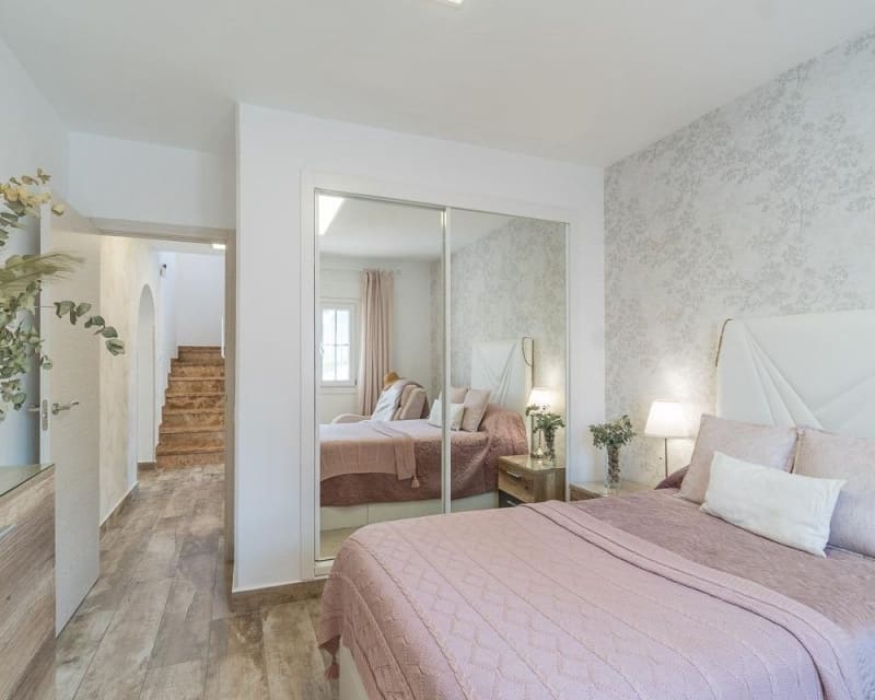 4 soveværelse Villa til salg i Villamartin med swimmingpool - € 399.000 (Ref: 9895526)