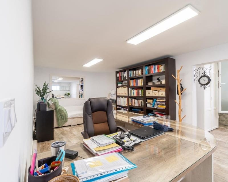 4 soveværelse Villa til salg i Villamartin med swimmingpool - € 399.000 (Ref: 9895526)