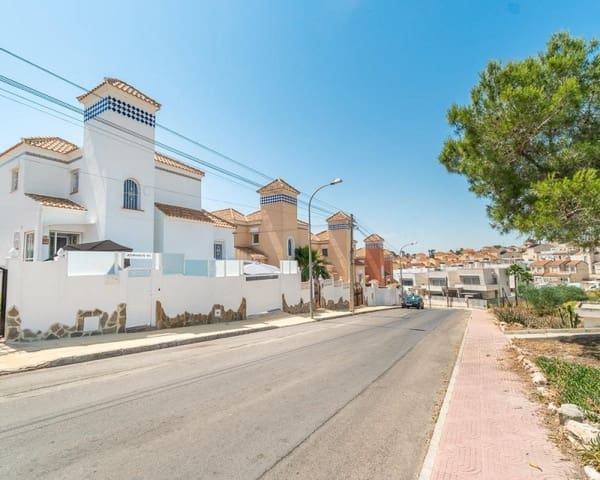 4 soveværelse Villa til salg i Villamartin, Orihuela med swimmingpool - € 399.000 (Ref: 9895526)