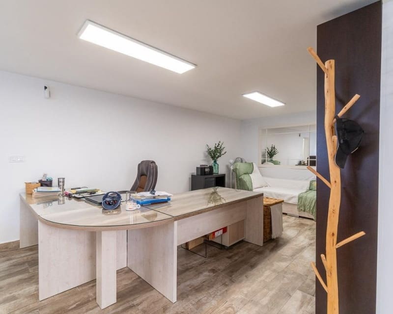 4 soveværelse Villa til salg i Villamartin med swimmingpool - € 399.000 (Ref: 9895526)