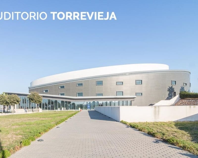 4 soveværelse Villa til salg i Villamartin med swimmingpool - € 399.000 (Ref: 9895526)