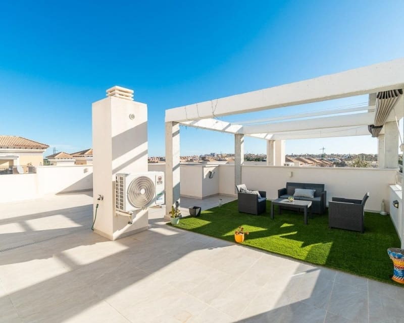 2 bedroom Apartment for sale in Villamartin with pool - € 255,000 (Ref: 9895527)