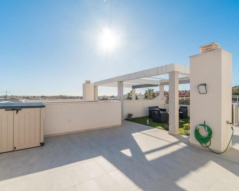 2 bedroom Apartment for sale in Villamartin with pool - € 255,000 (Ref: 9895527)