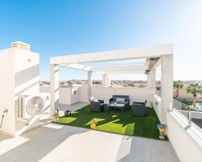 2 bedroom Apartment for sale in Villamartin with pool - € 255,000 (Ref: 9895527)