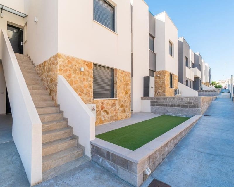 2 bedroom Apartment for sale in Villamartin with pool - € 255,000 (Ref: 9895527)