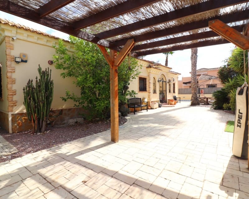 3 camera da letto Villa in vendita in Formentera del Segura con piscina - 365.000 € (Rif: 9895528)