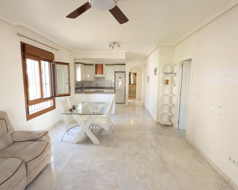 2 soveværelse Lejlighed til salg i Villamartin med swimmingpool - € 195.000 (Ref: 9895529)