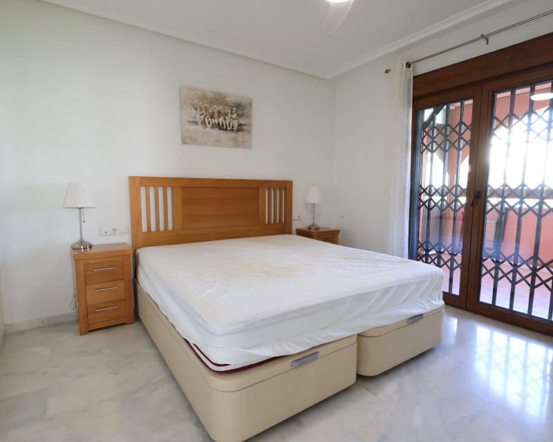 2 soveværelse Lejlighed til salg i Villamartin med swimmingpool - € 195.000 (Ref: 9895529)