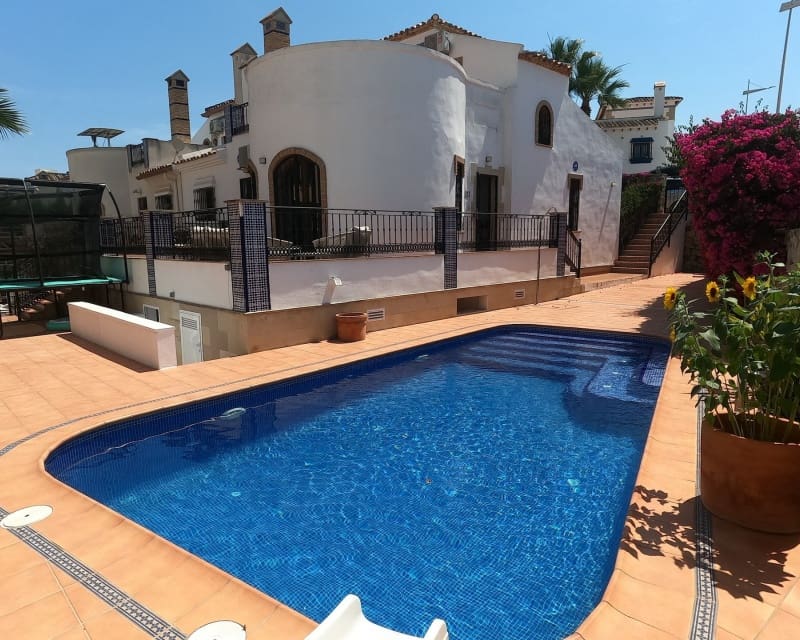 Chalet de 3 habitaciones en Algorfa en venta con piscina - 449.995 € (Ref: 9895531)