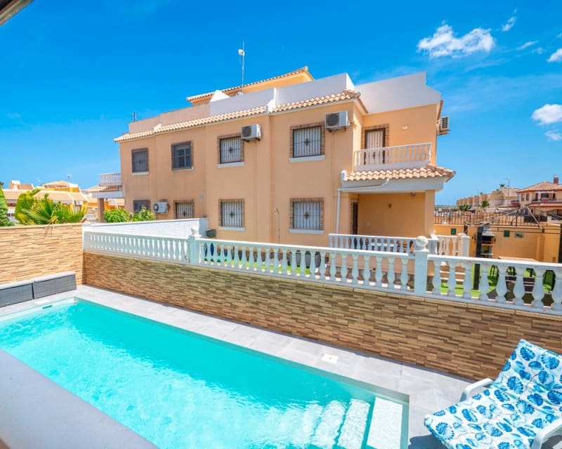 3 soverom Villa til salgs i Ciudad Quesada med svømmebasseng - € 289 000 (Ref: 9912219)