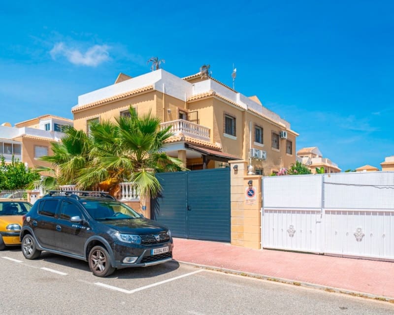 3 soverom Villa til salgs i Ciudad Quesada med svømmebasseng - € 289 000 (Ref: 9912219)