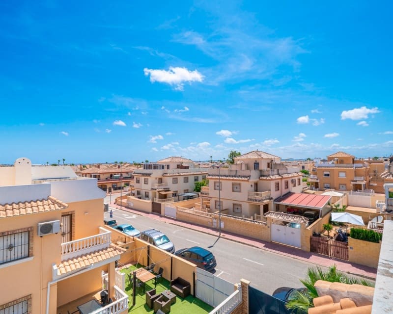 3 soverom Villa til salgs i Ciudad Quesada med svømmebasseng - € 289 000 (Ref: 9912219)