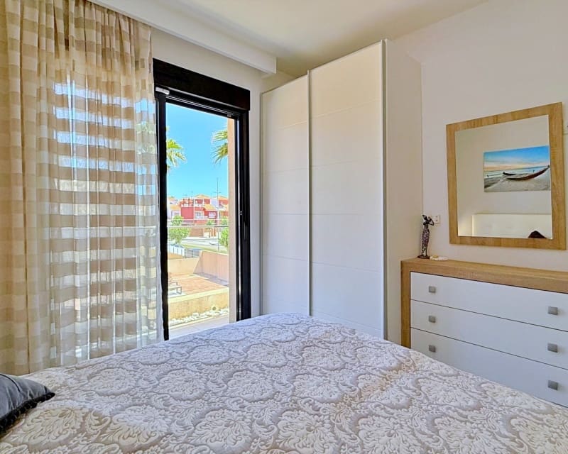 3 soveværelse Lejlighed til salg i Torre de la Horadada med swimmingpool - € 365.000 (Ref: 9926370)