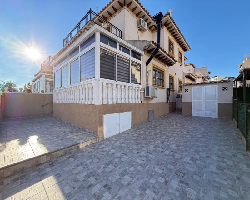 2 soveværelse Villa til salg i Villamartin med swimmingpool garage - € 179.995 (Ref: 9926373)
