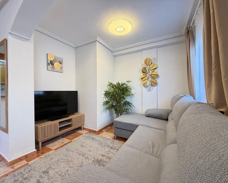 2 soveværelse Villa til salg i Villamartin med swimmingpool garage - € 179.995 (Ref: 9926373)