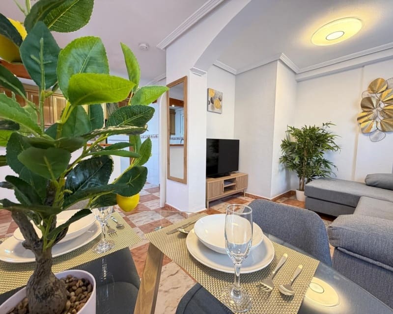 2 soveværelse Villa til salg i Villamartin med swimmingpool garage - € 179.995 (Ref: 9926373)