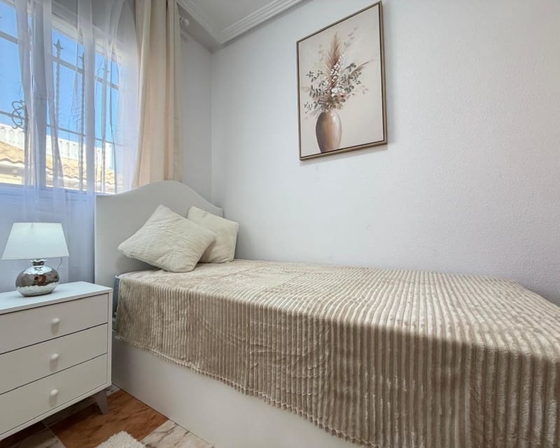 2 soveværelse Villa til salg i Villamartin med swimmingpool garage - € 179.995 (Ref: 9926373)