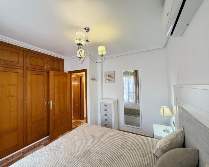 2 soveværelse Villa til salg i Villamartin med swimmingpool garage - € 179.995 (Ref: 9926373)