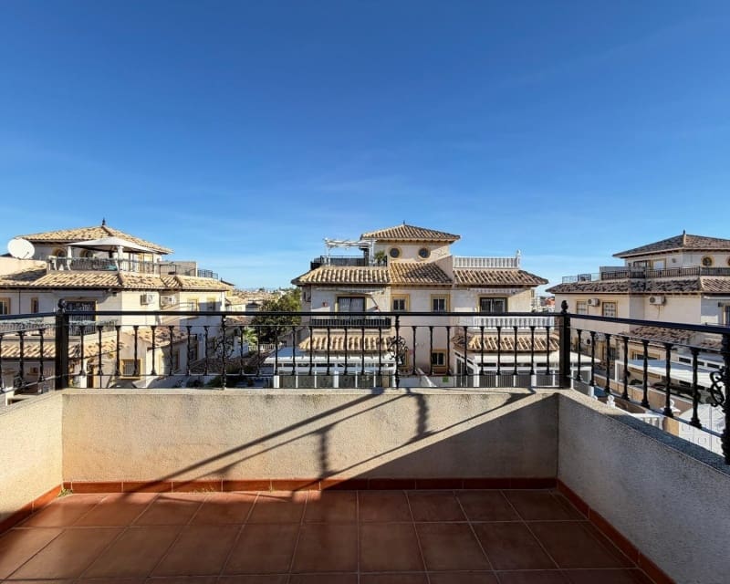 2 soveværelse Villa til salg i Villamartin med swimmingpool garage - € 179.995 (Ref: 9926373)