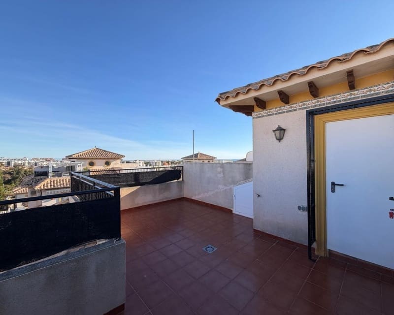 2 soveværelse Villa til salg i Villamartin med swimmingpool garage - € 179.995 (Ref: 9926373)