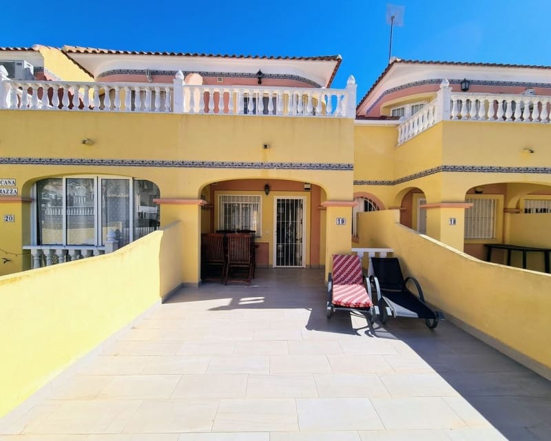 2 soveværelse Byhus til salg i Villamartin med swimmingpool - € 179.900 (Ref: 9926377)