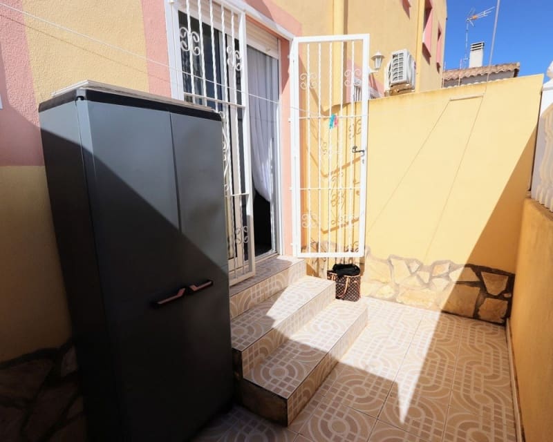 2 soveværelse Byhus til salg i Villamartin med swimmingpool - € 179.900 (Ref: 9926377)