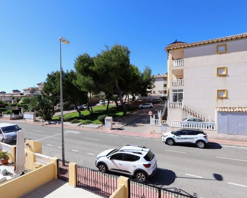 2 soveværelse Byhus til salg i Villamartin med swimmingpool - € 179.900 (Ref: 9926377)