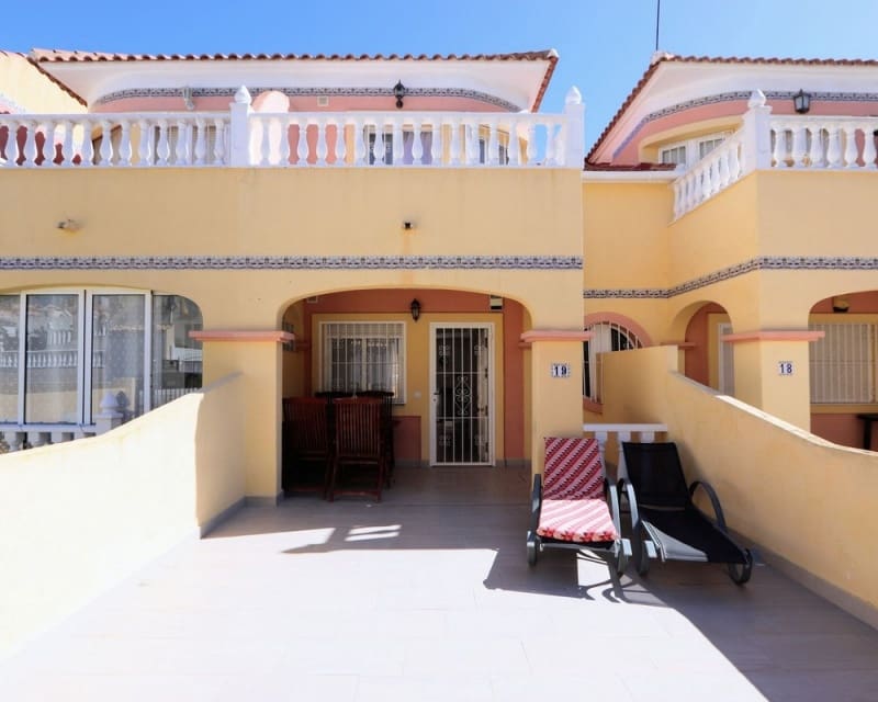 2 soveværelse Byhus til salg i Villamartin med swimmingpool - € 179.900 (Ref: 9926377)