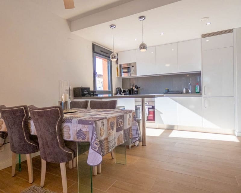 2 makuuhuone Huoneisto myytävänä paikassa Villamartin mukana uima-altaan 
autotalli - 254 900 € (Ref: 9926380)