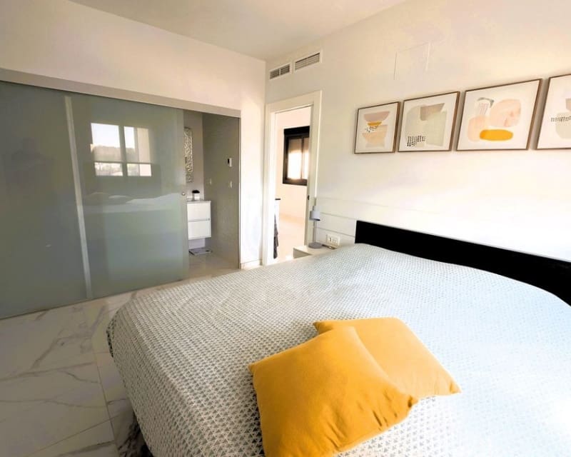 2 makuuhuone Huoneisto myytävänä paikassa Villamartin mukana uima-altaan 
autotalli - 244 000 € (Ref: 9926383)