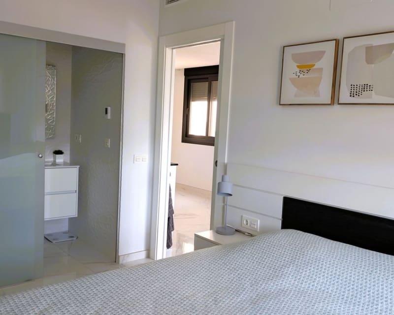 2 makuuhuone Huoneisto myytävänä paikassa Villamartin mukana uima-altaan 
autotalli - 244 000 € (Ref: 9926383)