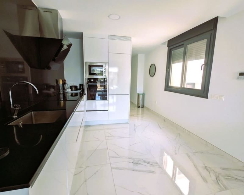 2 makuuhuone Huoneisto myytävänä paikassa Villamartin mukana uima-altaan 
autotalli - 244 000 € (Ref: 9926383)