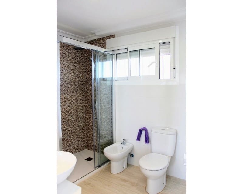 Apartamento de 3 habitaciones en Pilar de la Horadada en venta con garaje - 450.000 € (Ref: 9926384)