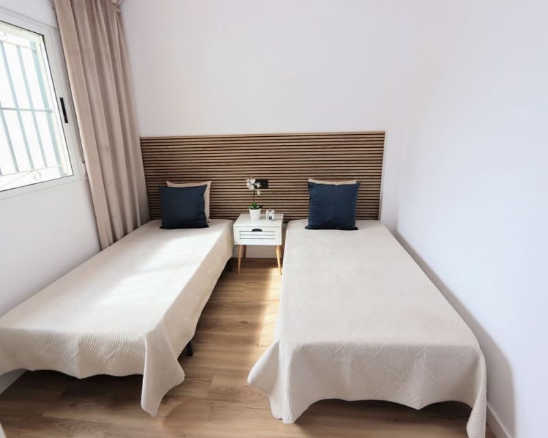 3 quarto Casa em Banda para venda em Orihuela Costa com piscina - 279 000 € (Ref: 9926390)