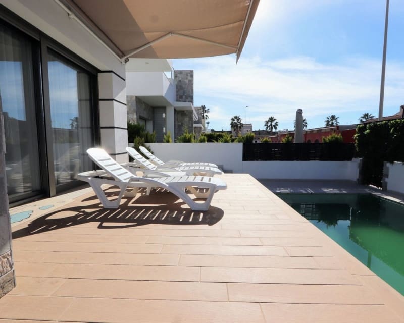 4 camera da letto Villa in vendita in Los Alcazares con piscina - 650.000 € (Rif: 9926391)