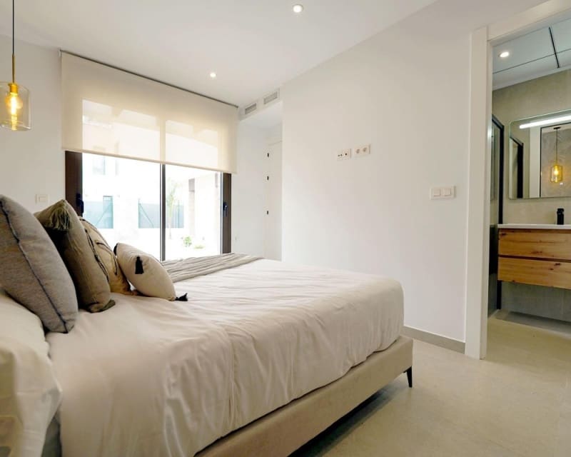4 bedroom Villa for sale in Almoradi with pool garage - € 429,000 (Ref: 9926393)