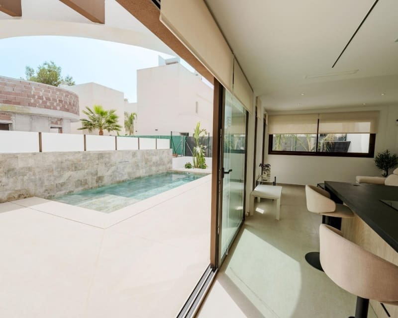 4 bedroom Villa for sale in Almoradi with pool garage - € 429,000 (Ref: 9926393)