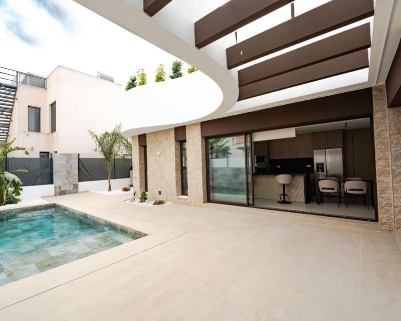 4 bedroom Villa for sale in Almoradi with pool garage - € 429,000 (Ref: 9926393)